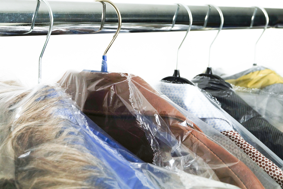 Kleiderschützhüllen auf Rolle